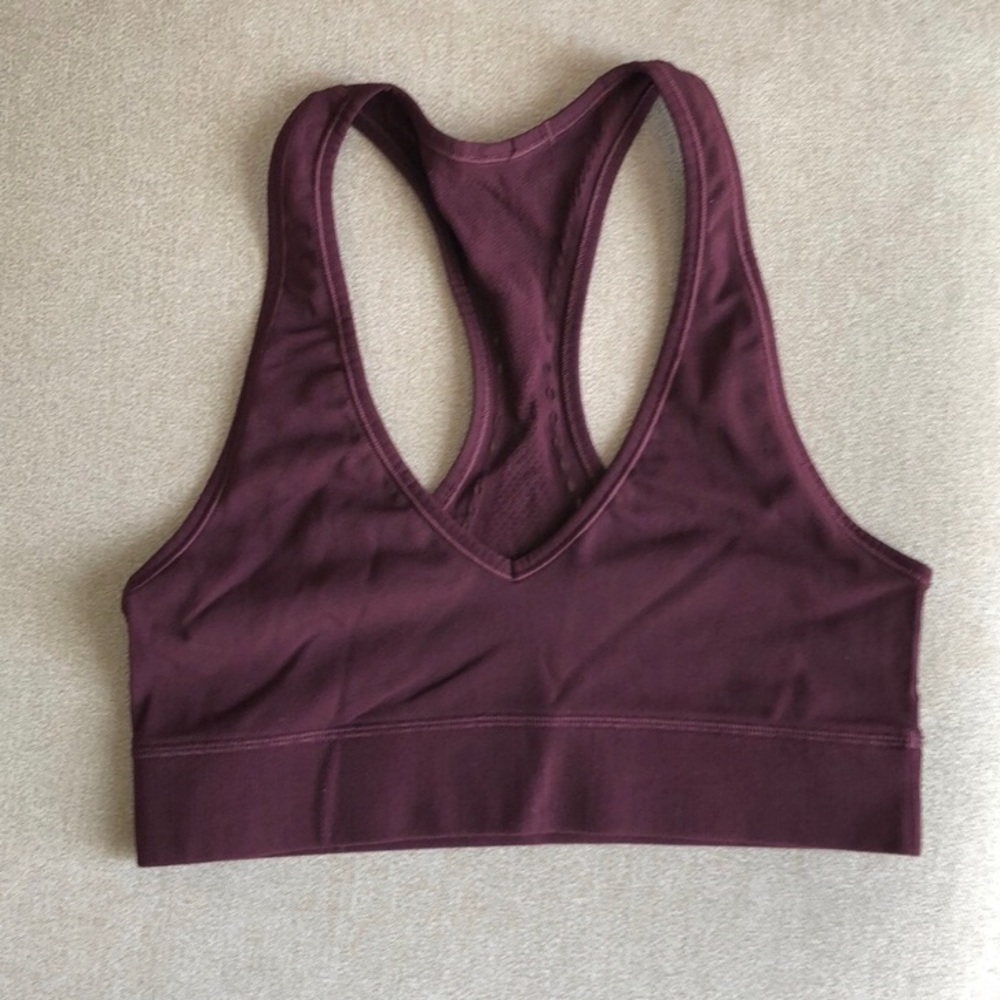 Lululemon maroon sports bra